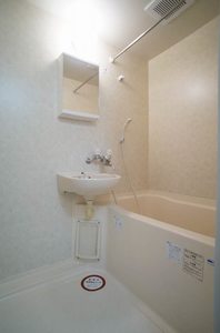 ロイヤルヒルズ山岸 202号-7