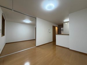 シャーメゾン港北 202号-3