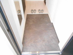 トゥーツリーズ城下町 202号-3