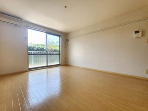 リィ・シイン 102号-2