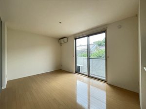 シャーメゾン大町 201号-2