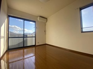 ポーシェ三月内　Ａ 201号-2