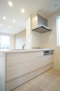 シャーメゾン大沢川原 201号-4