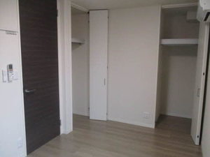 シャーメゾン　エミ 205号-4