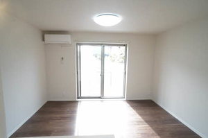 シャーメゾン イーフィールド 303号-2