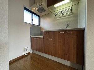 ハイツ・イ－スト 102号-4