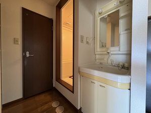 ハイツ・イ－スト 102号-8