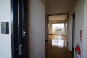 ハイツ・イ－スト 203号-2