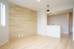 センターフィールド森合町 203号-3