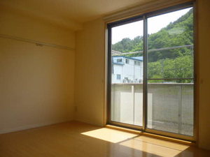 シャーメゾン千田Ｂ B101号-4