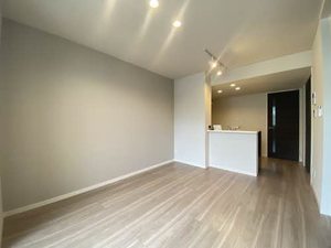 プレミアス松木町 103号-3