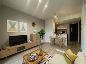 プレミアス松木町 103号-4