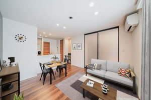 Ｐｒｏｍｅｎａｄｅ上杉 102号-2