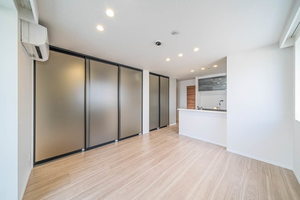 Ｐｒｏｍｅｎａｄｅ上杉 301号-3