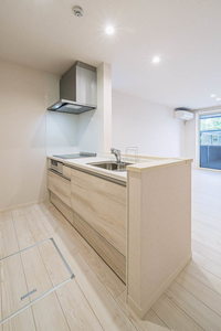 Ａｌｂｅｍａｒｌｅ上杉 102号-7