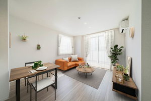 Ａｌｂｅｍａｒｌｅ上杉 301号-2