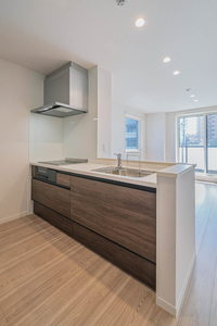 Ａｌｂｅｍａｒｌｅ上杉 301号-6