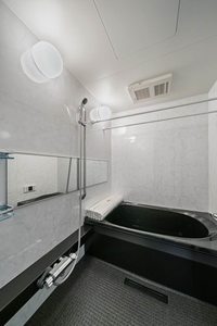 Ａｌｂｅｍａｒｌｅ上杉 301号-8