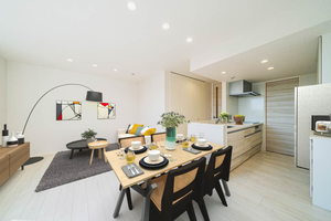 Ａｌｂｅｍａｒｌｅ上杉 303号-2