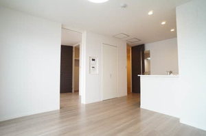 シャーメゾン成田町 303号-2