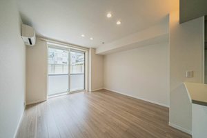 Ｃａｍｅｌｏｔ　Ｅａｓｔ 101号-3