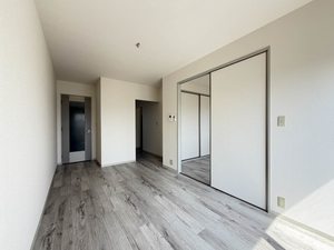 メゾンド・エストエール　Ｃ 201号-3