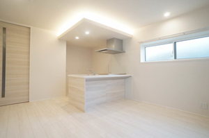 シャーメゾン　コア八日町 101号-3