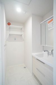 シャーメゾン コア八日町 204号-8