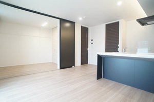 シャーメゾン コア八日町 302号-2