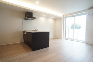 シャーメゾン コア八日町 302号-5