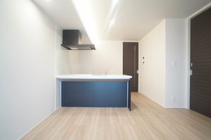 シャーメゾン　コア八日町 304号-3