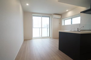 シャーメゾン　コア八日町 306号-4