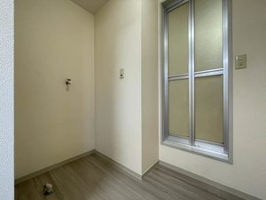 フレグランスおいし 203号-8