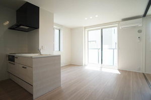 ヒールコート本町 302号-2