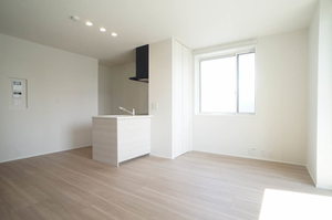 ヒールコート本町 302号-3