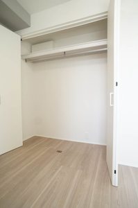 ヒールコート本町 302号-12