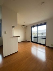 シャトル・トシ 203号-2