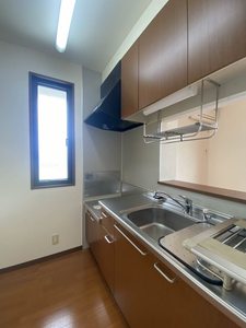 シャトル・トシ 203号-5