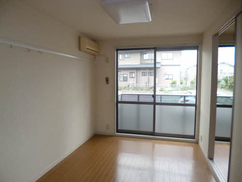 ラフィーネかみのやま 101号-5