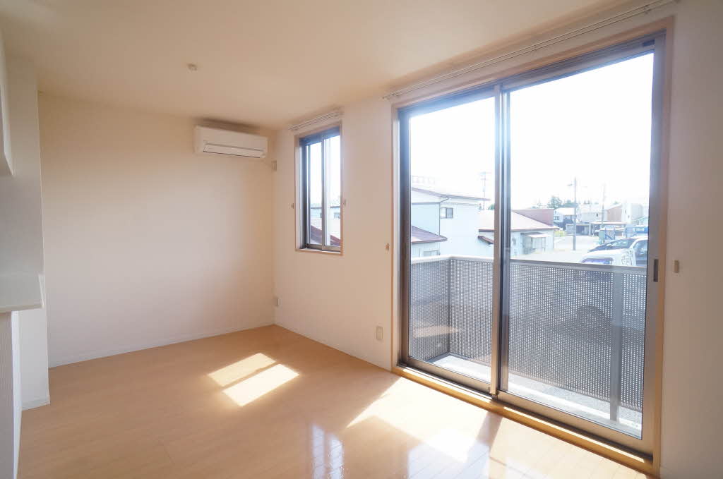 トリプルエイト 103号-2