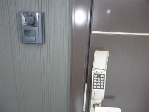 トリプルエイト 201号-2