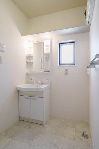 シャーメゾン薬師 203号-12