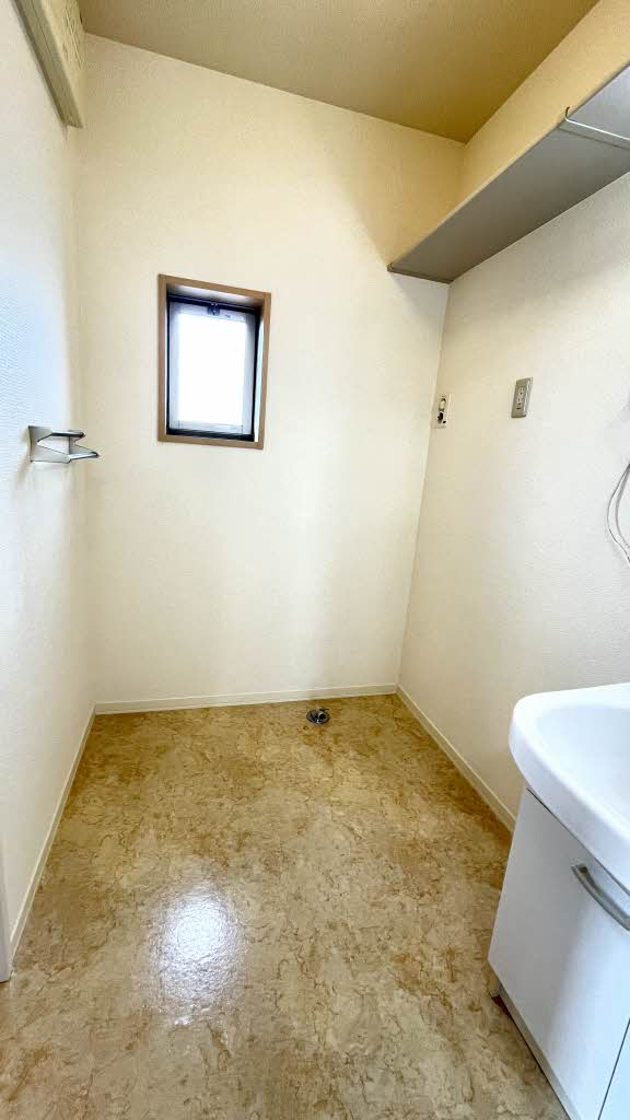 サンシャイン穂波 201号-8