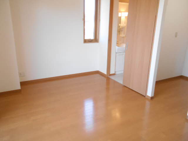 シャーメゾン中園 201号-3