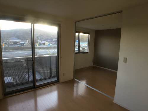 シャーメゾン富士 202号-3