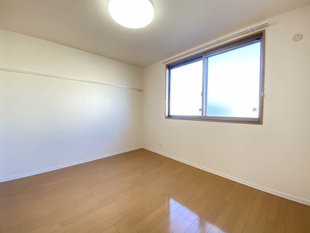 シャーメゾン　西殿 A102号-9