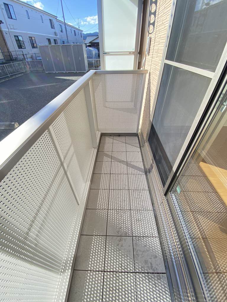 シャーメゾン　西殿 A102号-13