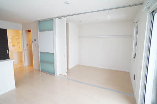 トリニテラッセ 305号-8