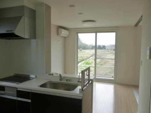 シャーメゾン花ノ井 B101号-2