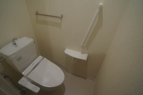 シャーメゾン日の出町 201号-3